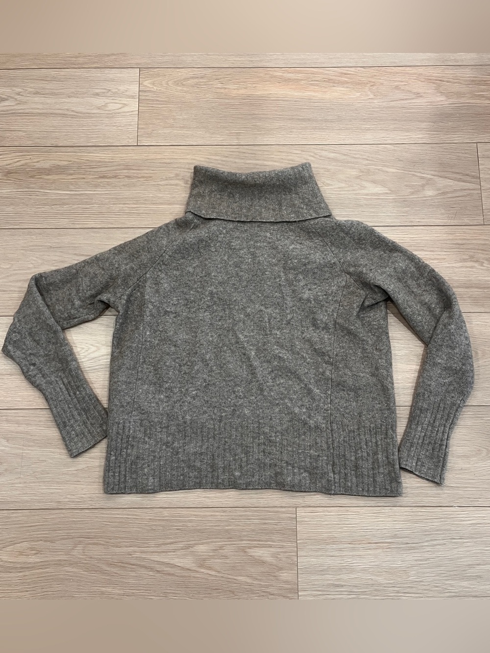 Community Aritzia Grey Wool Yak Blend Turtleneck Sweater Size XS